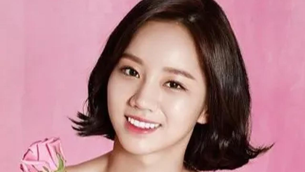 Hyeri yang memiliki nama lengkap Lee Hye Ri merupakan maknae atau member termuda dari girl group Girl's Day.