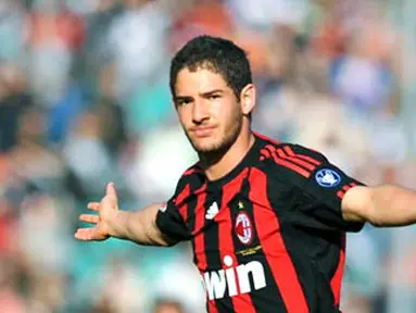 AC Milan's forward Pato after scoring against Siena during their Italian series A match at Artemio Franchi Siena Communal Stadium on March 15 2009. Milan won 5-1. AFP PHOTO/ANDREAS SOLARO