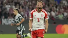 Tak banyak memang jumlah pemain Inggris yang berlaga di Bundesliga Liga Jerman sejak lebih dari empat dekade lalu. Dari jumlah yang segelintir tersebut, terdapat 4 pemain asal Inggris yang mampu mencetak hattrick di Bundesliga bersama klub yang dibelanya. Siapa saja? Simak daftar lengkapnya berikut ini. (AP Photo/Matthias Schrader)