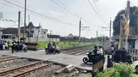 Polisi Ungkap Identitas Korban Meninggal Akibat Mobil dan Motor Tertabrak Kereta di Yogyakarta