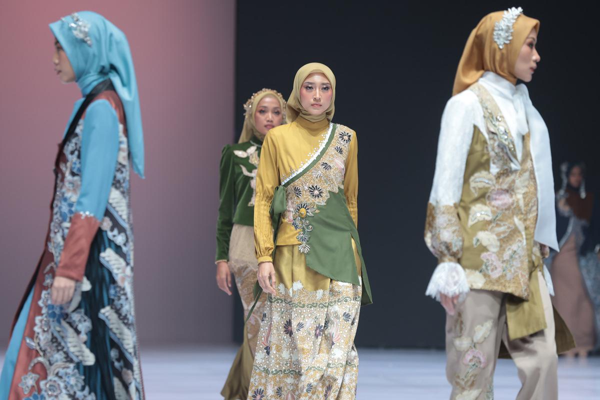 Batik Jombang Tampil di Indonesia Fashion Week 2026