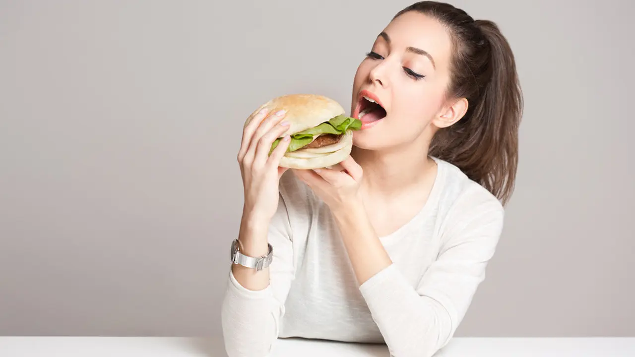 Kiat Tetap Langsing untuk si Doyan Makan (Lithian/Shutterstock)