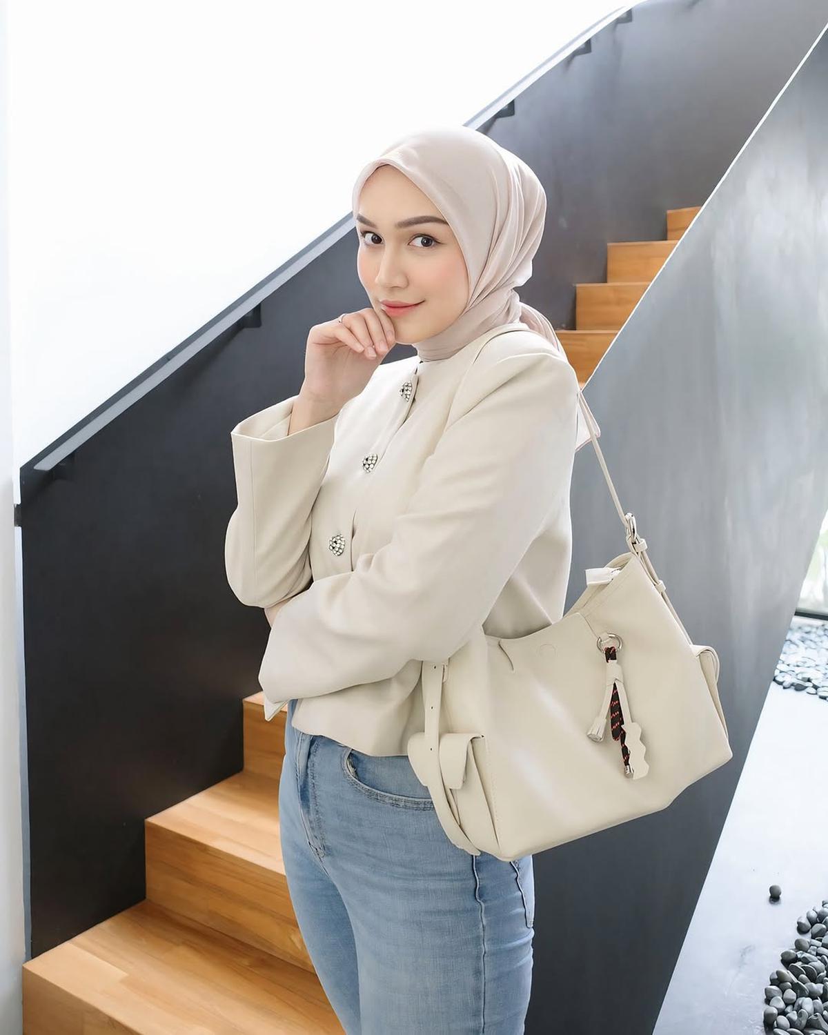 7 Potret Terbaru Melody Prima, Makin Terlihat Cantik dan Bahagia Setelah Menikah