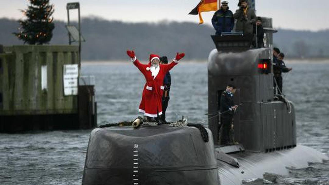 Ketika Santa Claus menghibur para prajurit militer