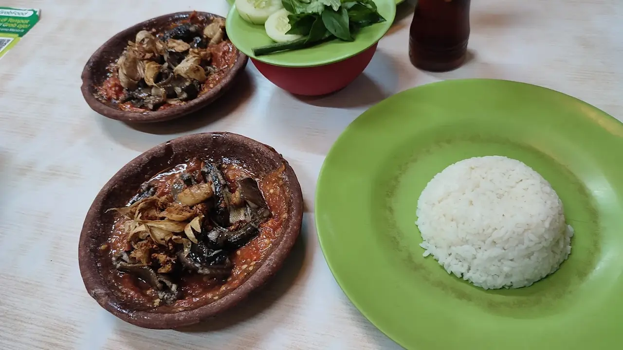 SBS Spesial Belut Surabaya