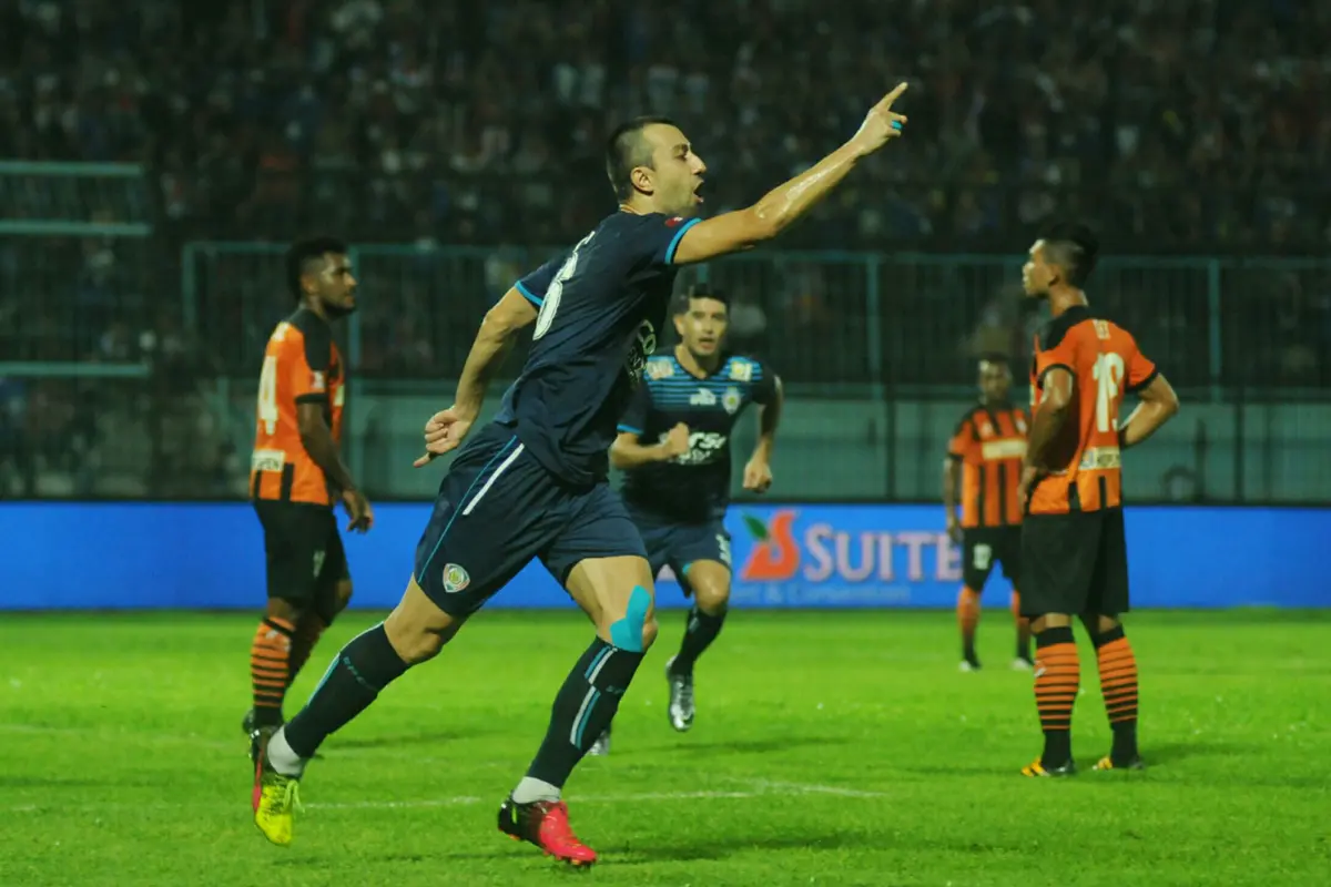 Arema Cronus