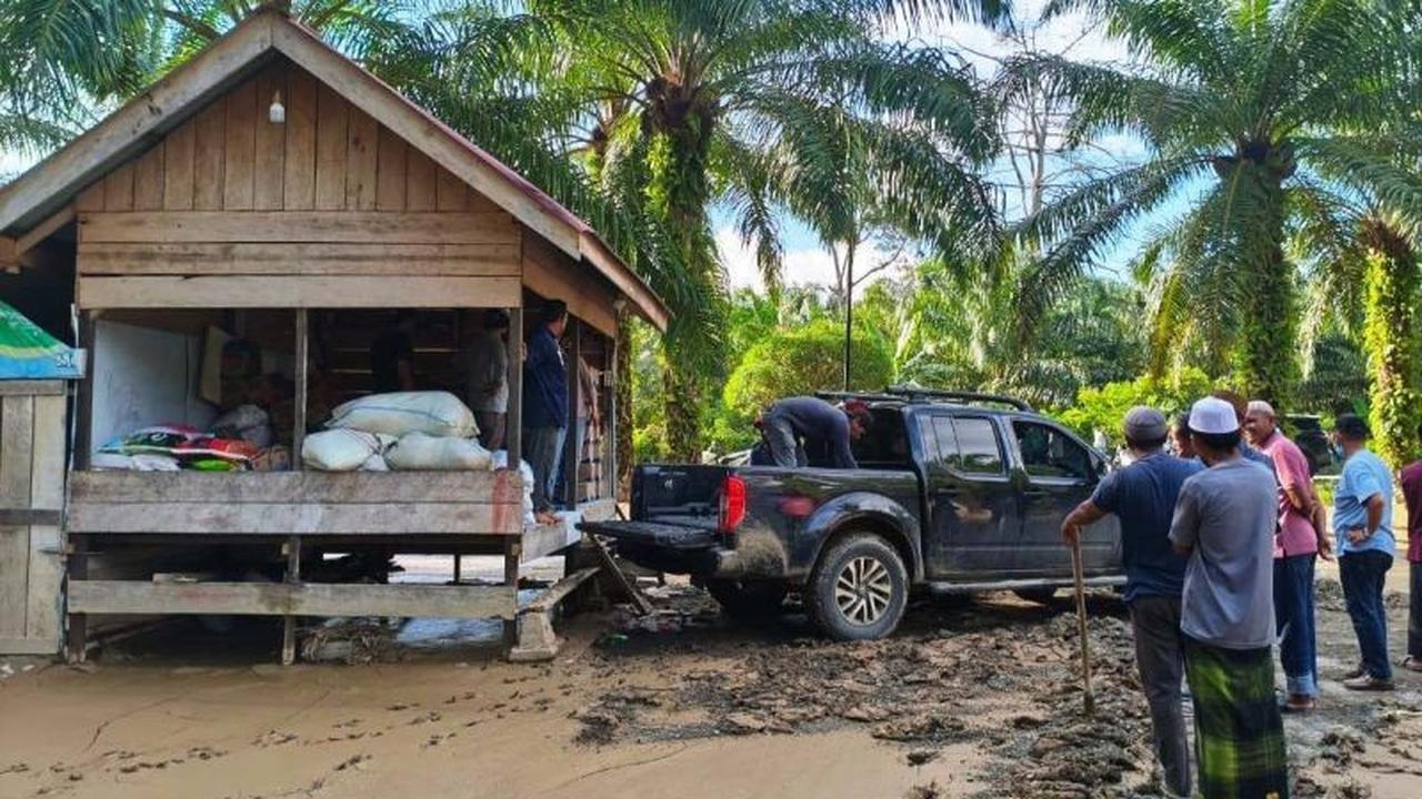 BKM Masjid Baburrayan Salurkan Bantuan Korban Banjir Nagan Raya di Drien Tujoh