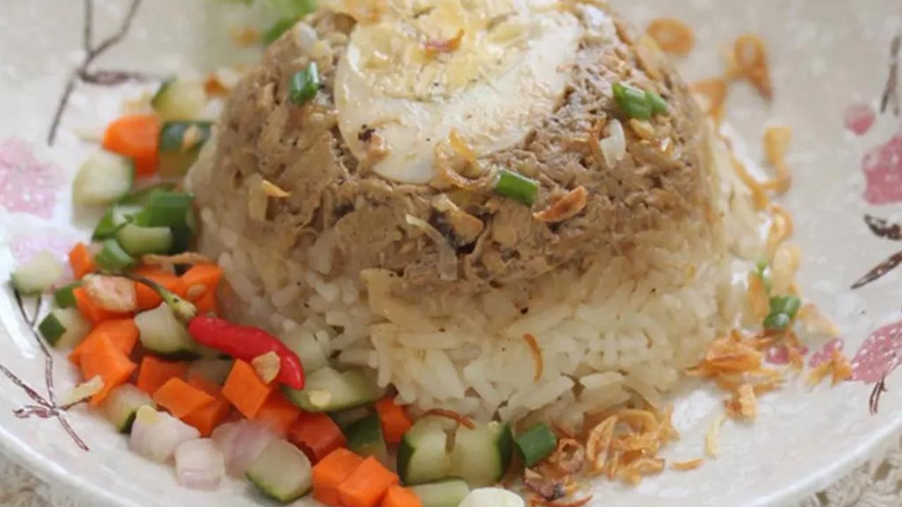 5 Cara Membuat Nasi Tim Rumahan yang Enak dan Gurih, Praktis Banget