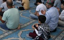 7 Cara Mendidik Anak Agar Rajin Beribadah