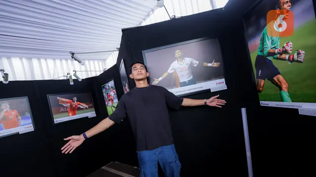 Foto: Rizky Ridho Kenang Selebrasi Emosional di Kualifikasi Piala Dunia 2026 saat Pameran Foto Media Cup 2025