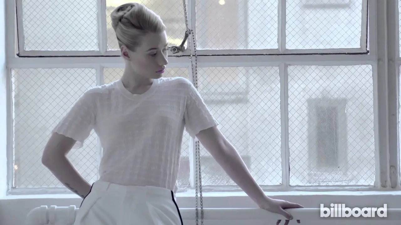 Iggy Azalea Umumkan Siap Melepas Masa Lajang