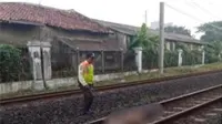 Pria Misterius Tewas Tertabrak Kereta di Lenteng Agung
