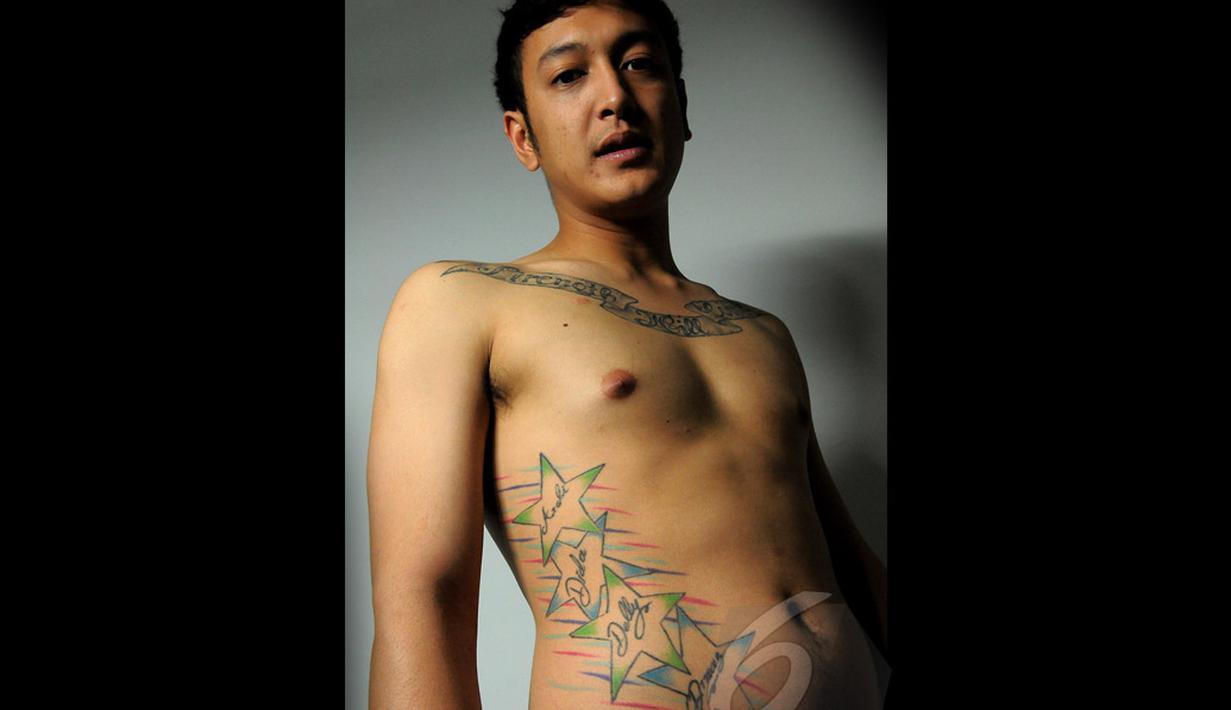 Dimas Anggara Pamer Tato Di Sekujur Tubuh Foto Liputan6 Com