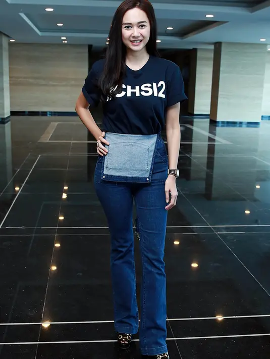 Selain itu, pemeran kelahiran Bandung, 28 tahun silam itu melawan kesedihannya dengan berbuat yang menyenangkan bagi dirinya. Seperti berlibur. (Deki Prayoga/Bintang.com)