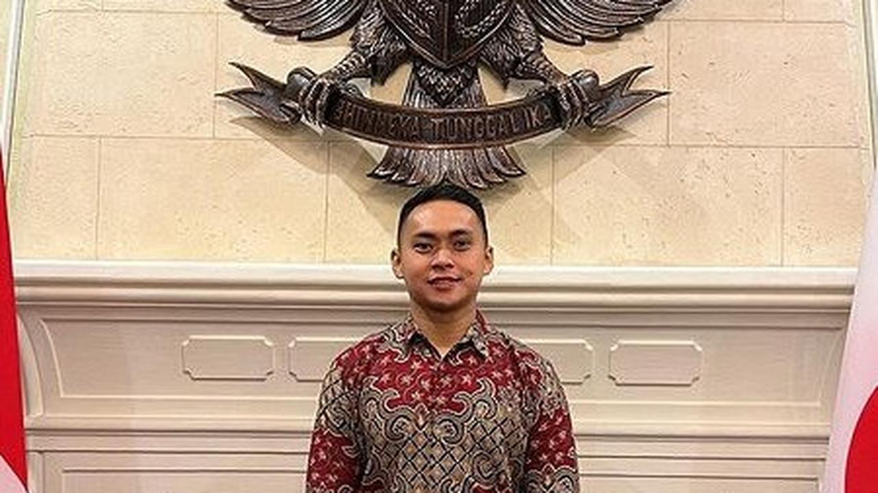 Serda Fadlil sudah menjadi Aide-de-camp atau yang sering disingkat sebagai ADC Jenderal Dudung sejak dirinya memangku jabatan sebagai Pangkostrad. Serda Fadlil terus dipercaya Jenderal Dudung sebagai ADC hingga menduduki jabatan Kasad.