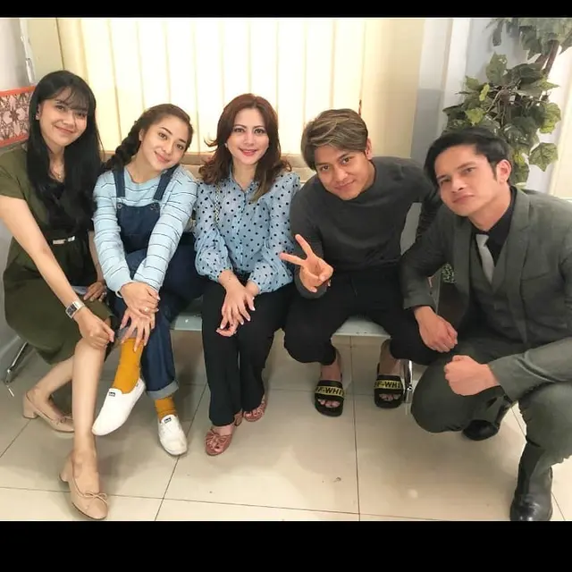 6 Potret Kebersamaan Pemain Sinetron Cinta Nikita yang Segera Tayang, Kompak