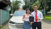 Ibu Muda Ungkap Trik Punya Mobil di Usia 25, Tak Beli Skincare Karena Terapkan Frugal Living. foto: TikTok @chintyamelsan