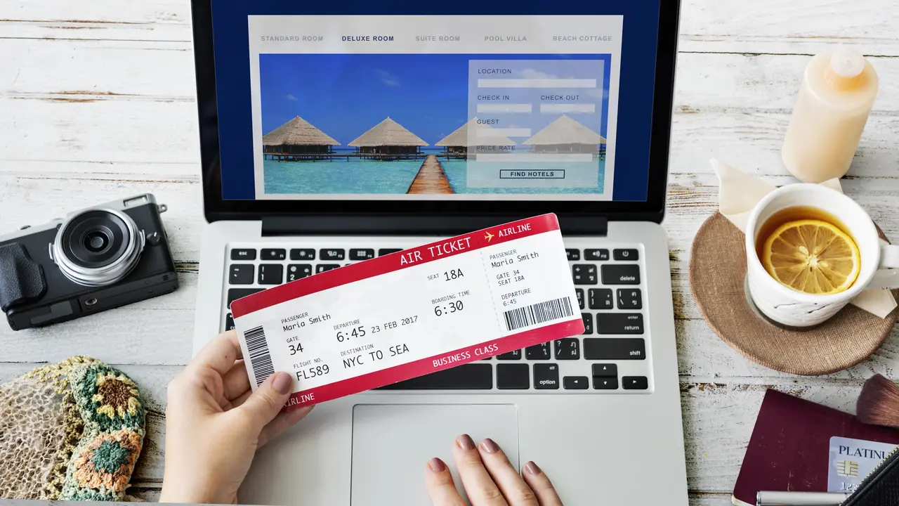 Ilustrasi tiket, liburan