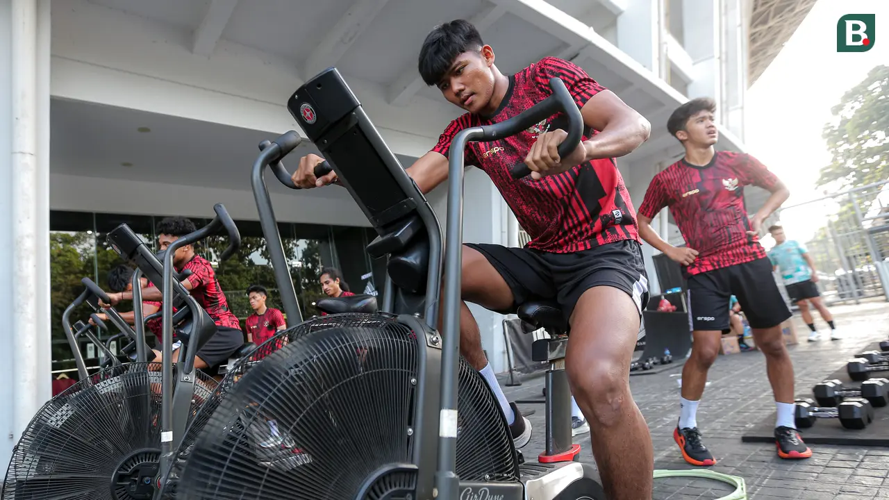 Foto: Timnas Indonesia U-20 Digembleng Latihan Fisik Berat, Dibimbing Langsung oleh Pelatih Marinir Amerika Serikat