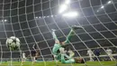 Mehdi Taremi sukses mencetak gol pertamanya untuk Inter Milan dan memberikan dua assist dalam kemenangan 4-0 atas Red Star Belgrade. (AP Photo/Luca Bruno)