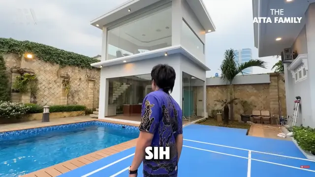 Potret Taman Rumah Kris Dayanti Jadi Spot Favorit saat Wushu/YouTube AH
