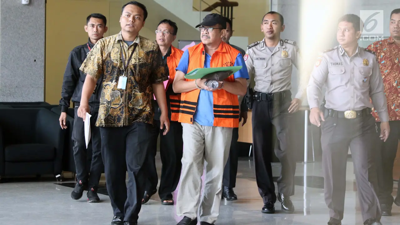 KPK Tahan Dua Bawahan Bupati Kudus