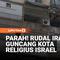 Serangan rudal dari Iran kembali mengguncang Israel pada Minggu. Salah satu rudal dilaporkan menghantam kota ultra-Ortodoks Bnei Brak di wilayah tengah Israel dan merusak sebuah bangunan apartemen.