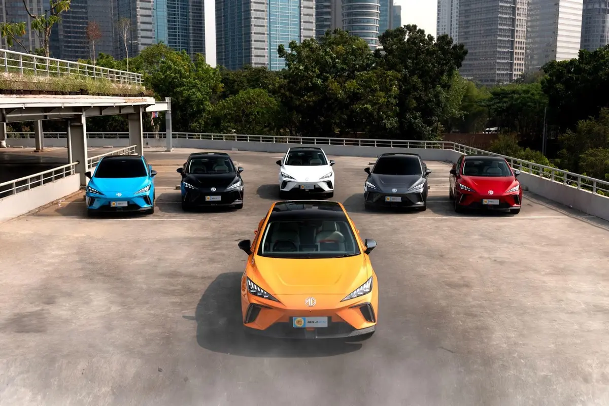 MG Luncurkan Warna Volcano Orange pada MG 4 EV