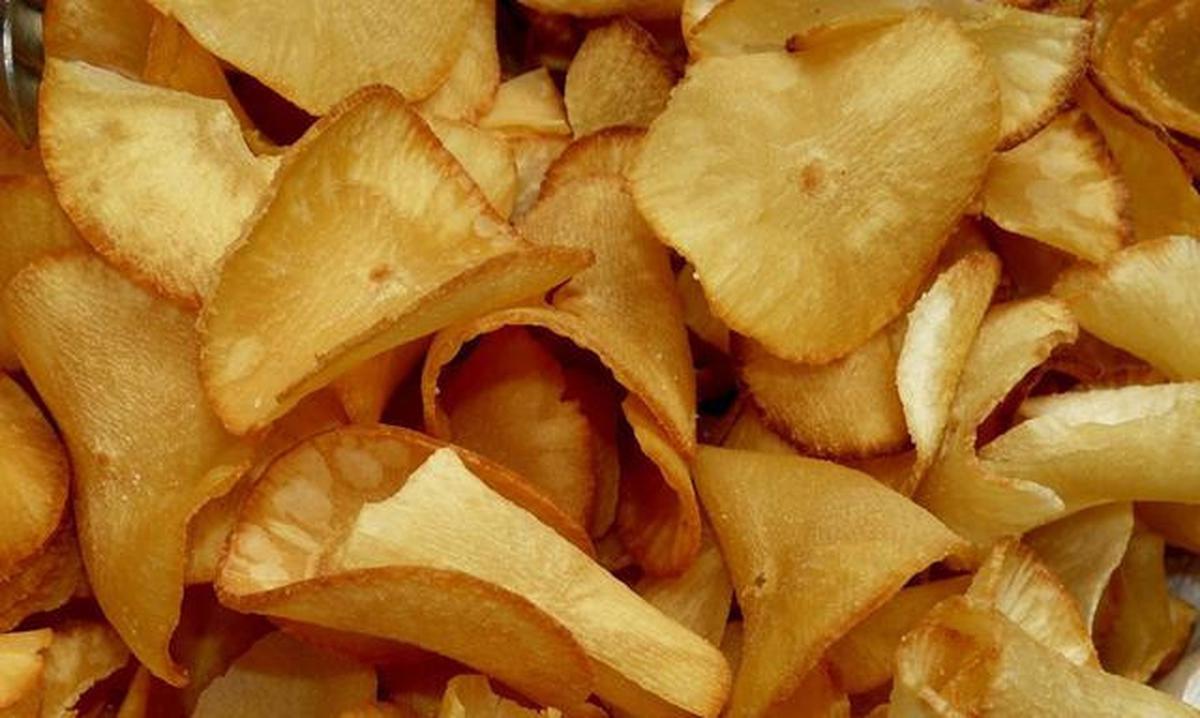 Resep Keripik Singkong Pedas Manis, Renyah Tahan Lama Tidak Keras