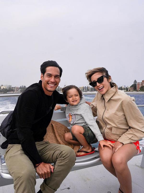 Potret Kompak Richard Kyle dan Jessica Iskandar saat Asuh El Barack. (Sumber: Instagram.com/richo_kyle)