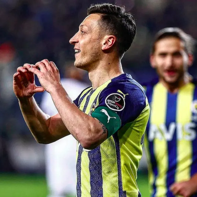 7 potret Mesut Ozil yang dikabarkan akan gabung RANS Cilegon FC