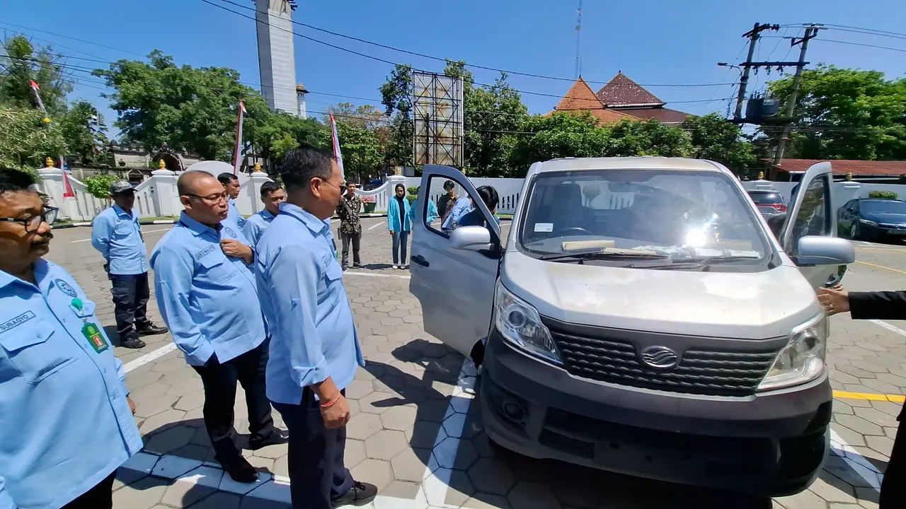 Mobil Esemka