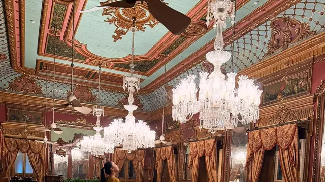 6 Pesona Raline Shah Jelajahi India, Tampil Anggun dengan Dress Mustard dan Maang Tikka Tradisional