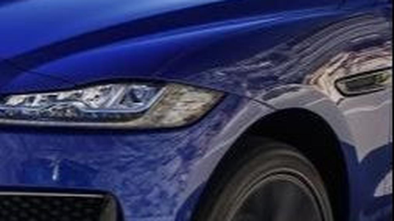 <b>Diakuisisi Ford</b>