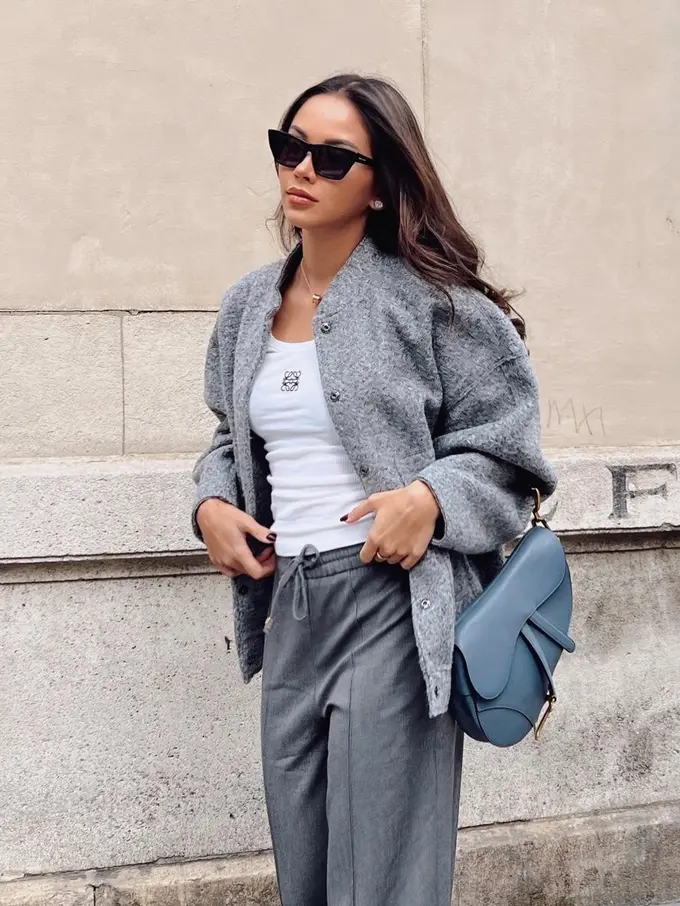 8 Inspirasi OOTD Simple Alyssa Daguise, Terlihat Berkelas dengan Koleksi Tas Mewah