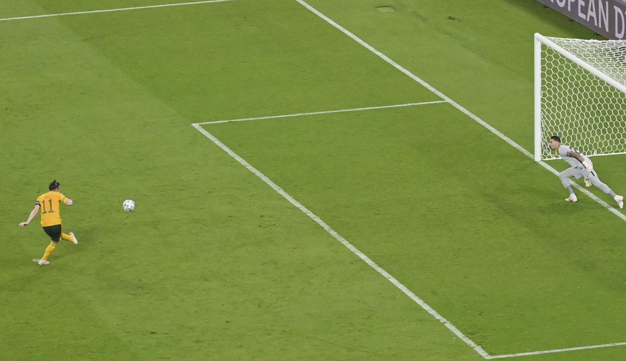 Meski Gareth Bale gagal mengeksekusi penalti, Wales sukses mengalahkan Turki pada lanjutan Euro 2020 dengan skor 2-0. (Dan Mullan/Pool via AP)