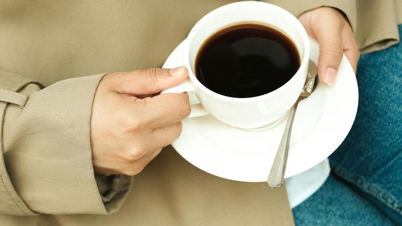 Minum Kopi Hitam