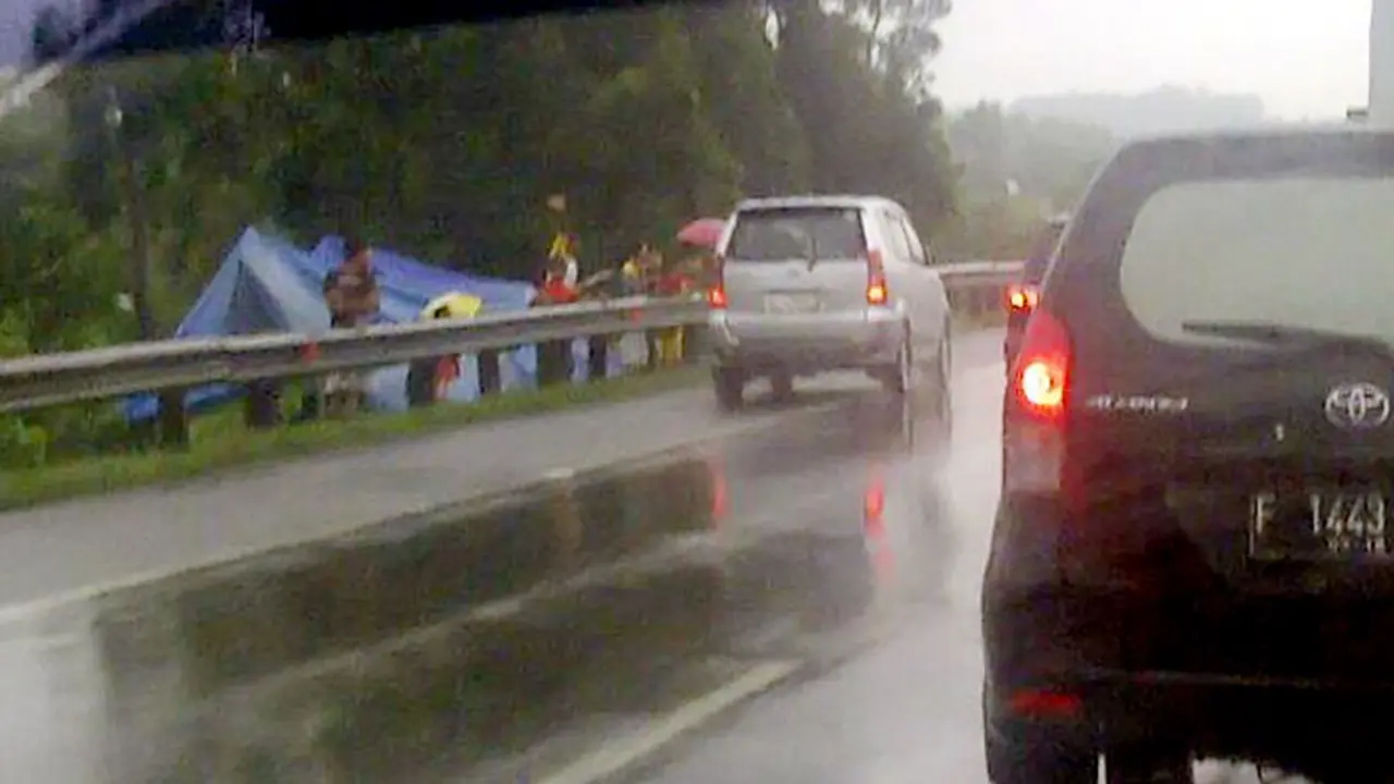 pengungsi-cikampek-140113b.jpg