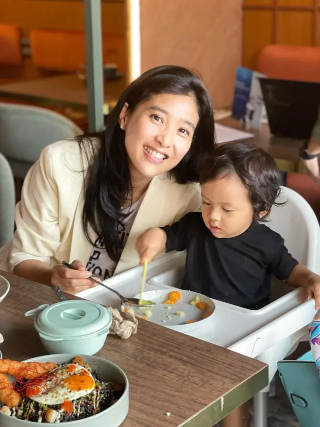 Olivia Zalianty dan anak