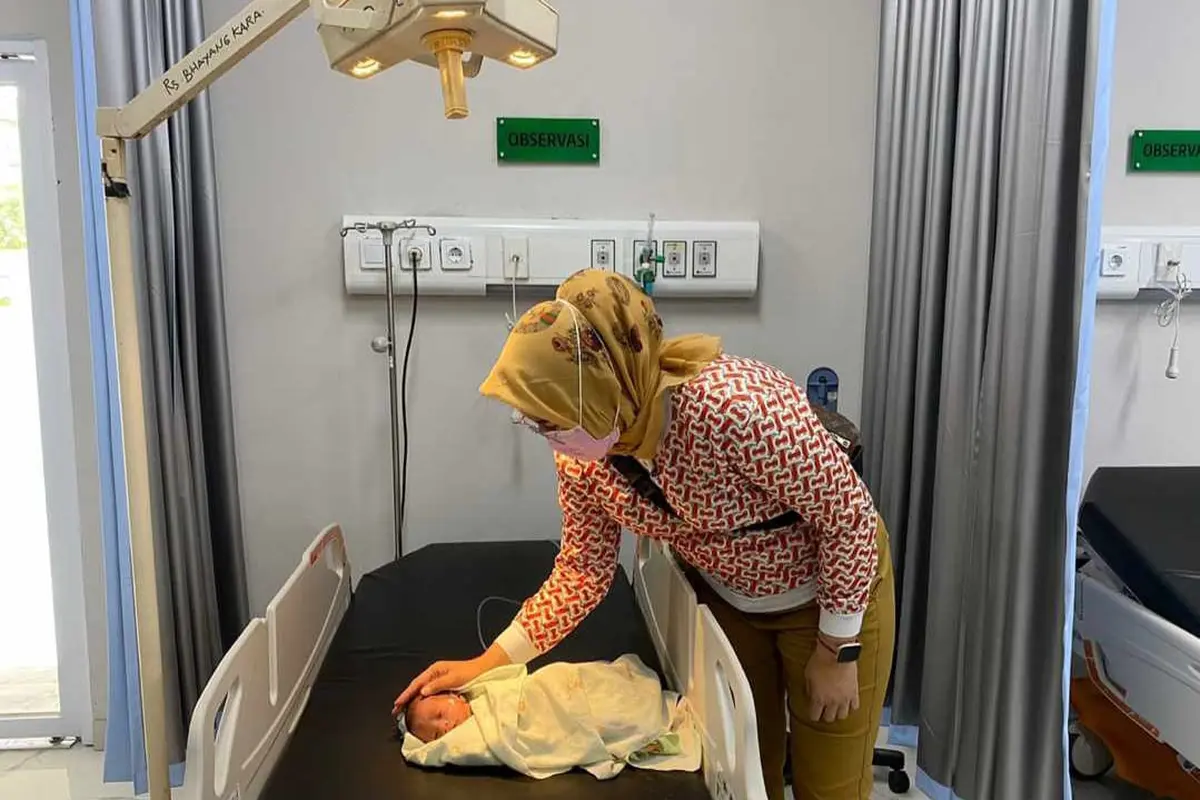 Suara Tangisan Tuntun Warga Palembang Temukan Bayi di Tumpukan Sampah