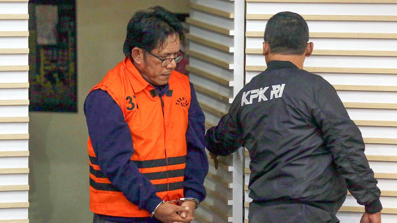 FOTO: OTT KPK Ungkap Suap Izin Kawasan Hutan, Tiga Tersangka Ditahan dan Uang Rp2,4 Miliar Disita