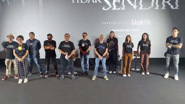 Para kru dan pemain film Kamu Tidak Sendiri