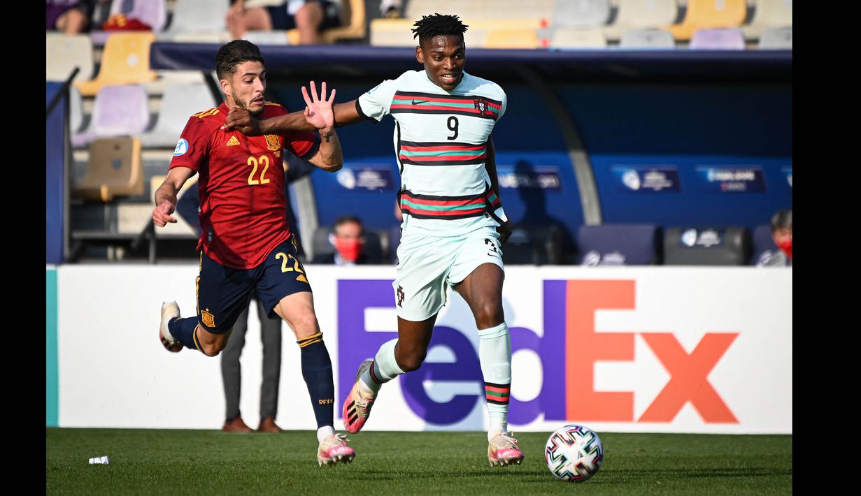 Rafael Leao merupakan salah satu pemain muda berbakat yang dimiliki Portugal saat ini. Pemain berusia 22 tahun tersebut telah bermain tiga kali bagi Portugal dan akan menjadi mesin gol bagi Portugal apabila penampilannya terus konsisten bersama AC Milan. (AFP/Jure Makovec)