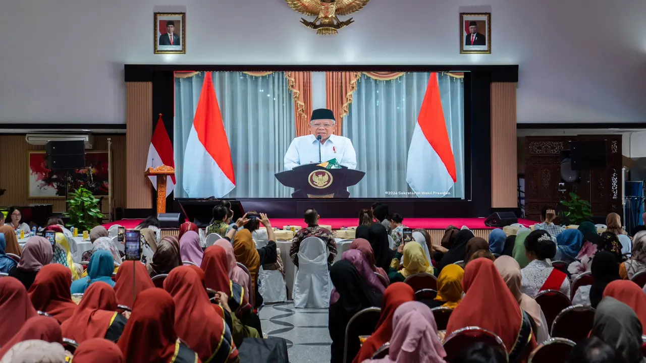 Wakil Presiden RI atau Wapres Ma'ruf Amin memberikan sambutan dalam sebuah video saat acara halalbihalal dengan para Pekerja Migran Indonesia (PMI) yang digelar Internasional Bisnis Asosiasi (IBA), Minggu 5 Mei 2024.