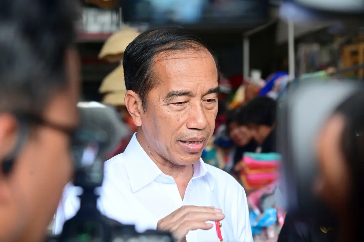 Presiden Jokowi saat memberikan keterangan pers di Pasar Rogojampi Banyuwangi (Istimewa)