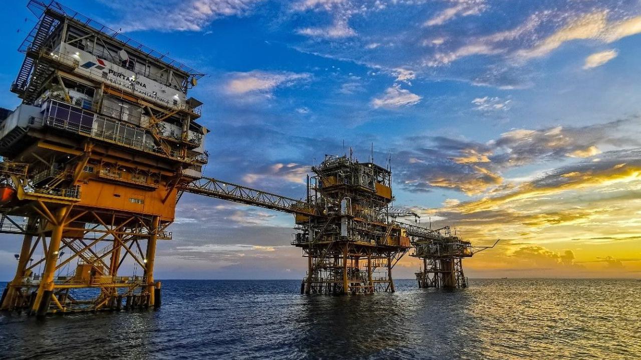 Selain itu, kementerian juga telah menyetujui alokasi dan harga gas untuk tiga pembeli gas, termasuk untuk PT Perusahaan Gas Negara Tbk (PGN).&nbsp; Perjanjian Jual Beli Gas akan ditandatangani dalam waktu dekat.