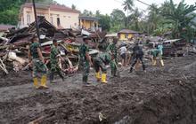 Kodam Merdeka Bersihkan Desa Tanaki Pascabencana, Pulihkan Akses Warga