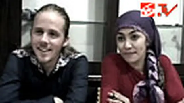 Mustafa "Debu" Menikah dengan Cinta Penelope