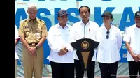 Presiden Joko Widodo atau Jokowi meresmikan Tambak Budidaya Udang Berbasis Kawasan di Kabupaten Kebumen, Jawa Tengah, Kamis (9/3/2023). (Foto: tangkapan layar Youtube Sekretariat Presiden)