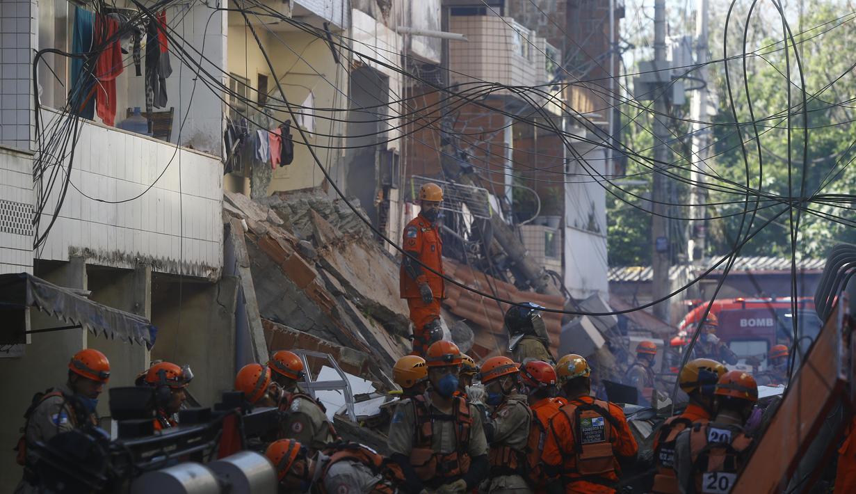 FOTO: Bangunan 4 Lantai Runtuh di Brasil